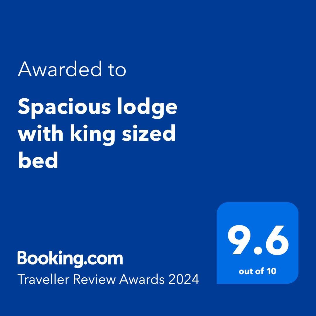 Spacious Lodge With King Sized Bed インヴェラレイ エクステリア 写真